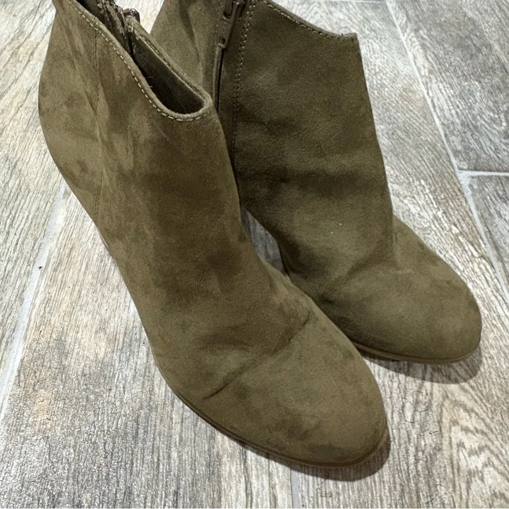 Old Navy Suede Ankle Boots Green Side Zipper Block Heel Boho Sz 9 Preppy Classic